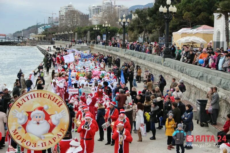 мероприятия в ялте на новый год. новогодняя ялта 2022. набережная ялты 2022. новый год в крыму салют. мероприятия в ялте на новый год.