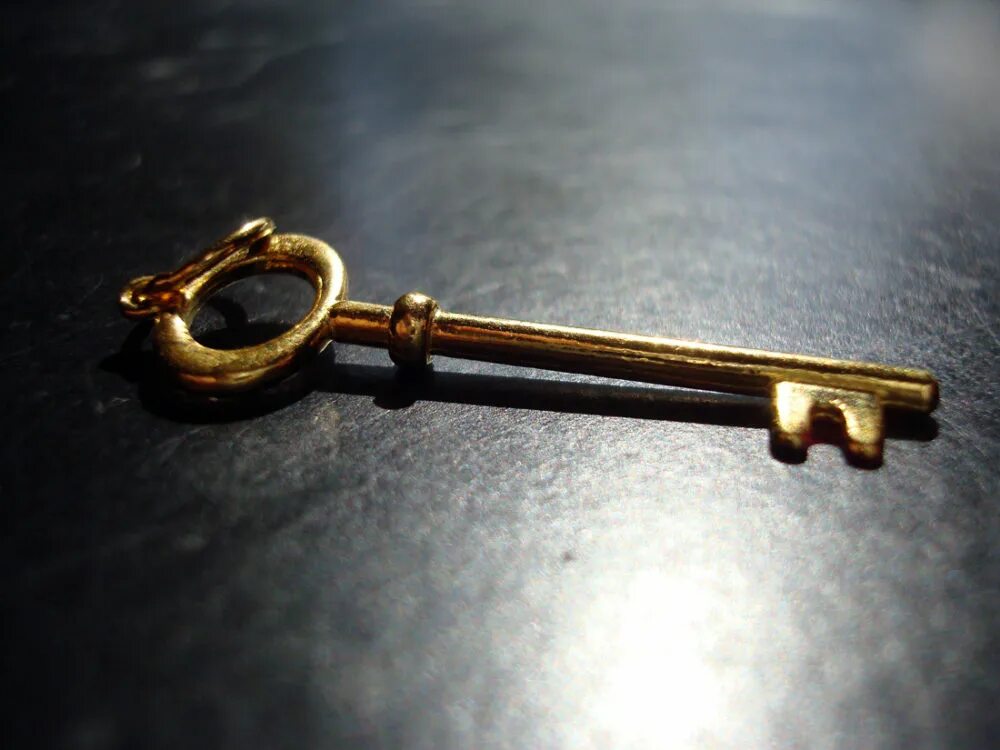 Ключ золотая жила. Золотой ключик. Ключ. Золотой ключик фото. Ключ золото.