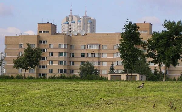 Осенняя д 4. Улица осенняя москва дом ельцина. дом ельцина в крылатском. дом ельцина на осенней улице. дом в котором жил ельцин в москве в крылатском.