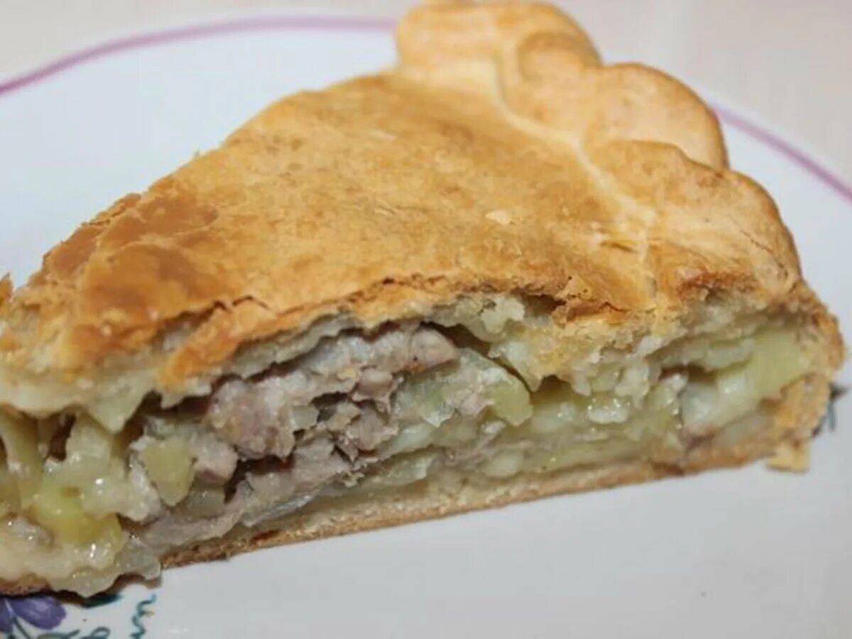 Пирог из свинины в духовке. Melton mowbray pork pie. Пирог с мясом и картошкой в духовке. Английский мясной пирог. Пирог из свинины в духовке.