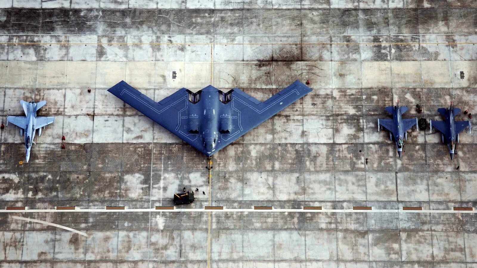 Стелс-бомбардировщик b-2. B-2 Spirit: стелс-бомбардировщик. B-2 Spirit Stealth Bomber. Нортроп б-2 спирит.