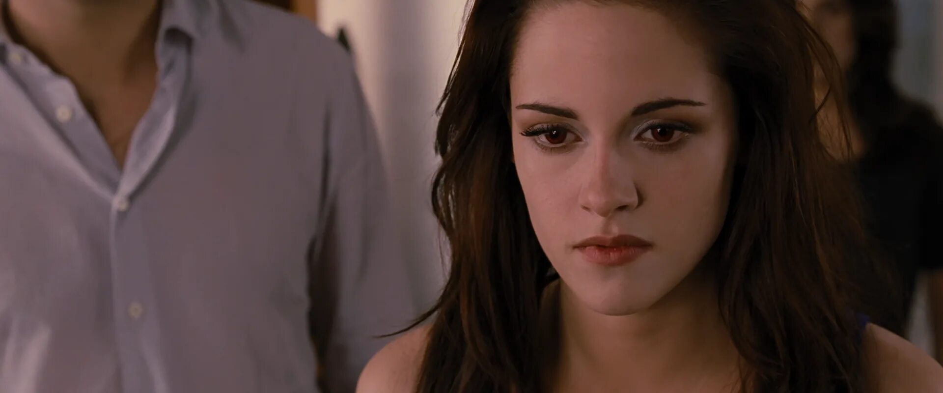 Изабелла свон настоящее имя. Значение имени белла. Имя беллы из сумерек. Сумерки белла тело. Изабелла свон сумерки.