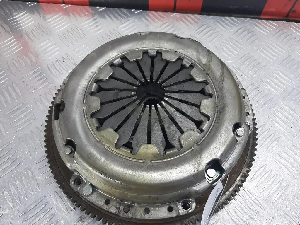 Демпфер сцепления. Демпфер сцепления. 2. 5. Сцепление с маховиком bmw.