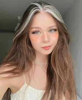 @nadinebreaty on Instagram Egirl Makeup, Makeup Looks, Haircuts Straight Ha...