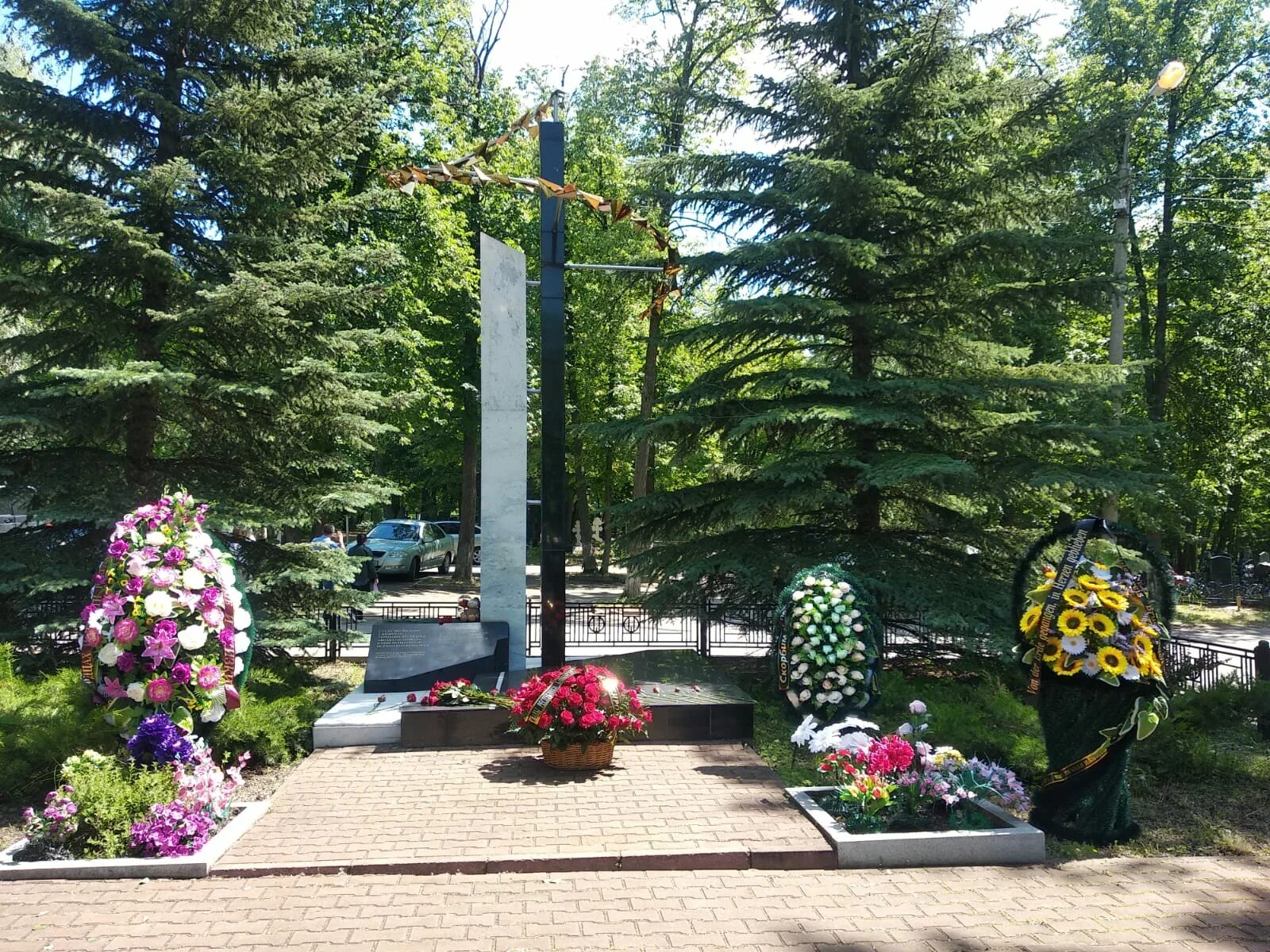 Башкирская авиакатастрофа. Памятник Уфа мемориал Боденским озером. Мемориал в Уфе детям погибшим в авиакатастрофе над Боденским. Мемориал авиакатастрофы над Боденским озером. Авиакатастрофа над Боденским озером 2002.