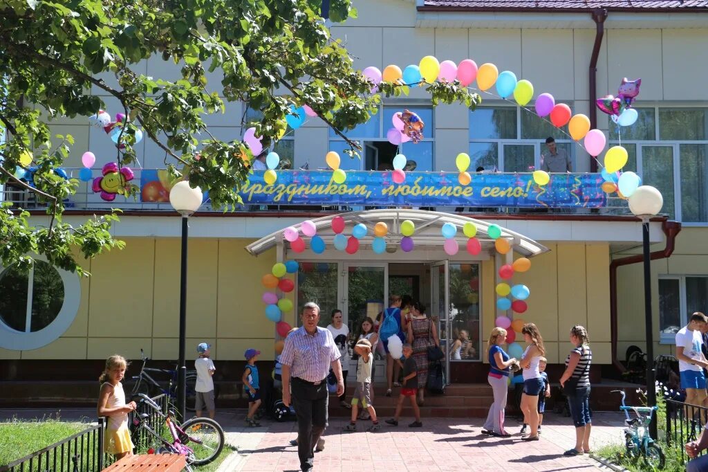 Село дмитрова гора тверская область. Дмитровой горе. Настоятель церкви в дмитровой горе. Агропромкомплектация дмитрова гора. Дмитрова гора фото.