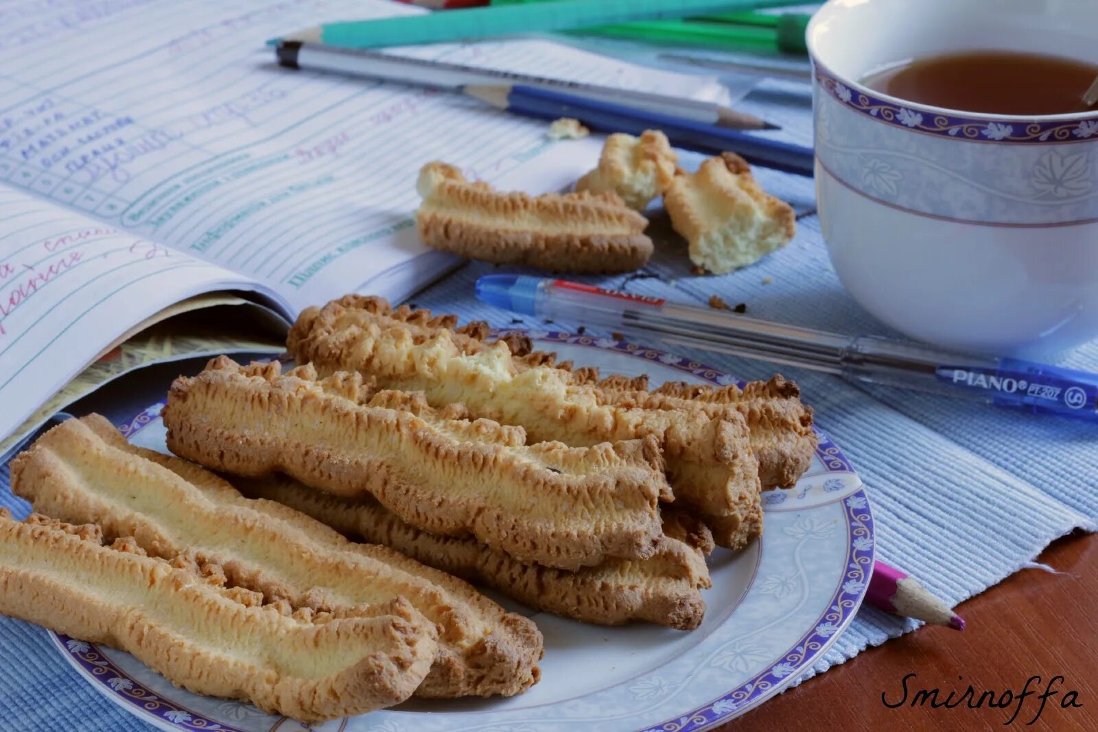 Рецепт рассыпчатого печенья через мясорубку. Печенье поленце через мясорубку. печенье через мясорубку насадка. печенье полено через мясорубку. печенье поленце через мясорубку рецепт.