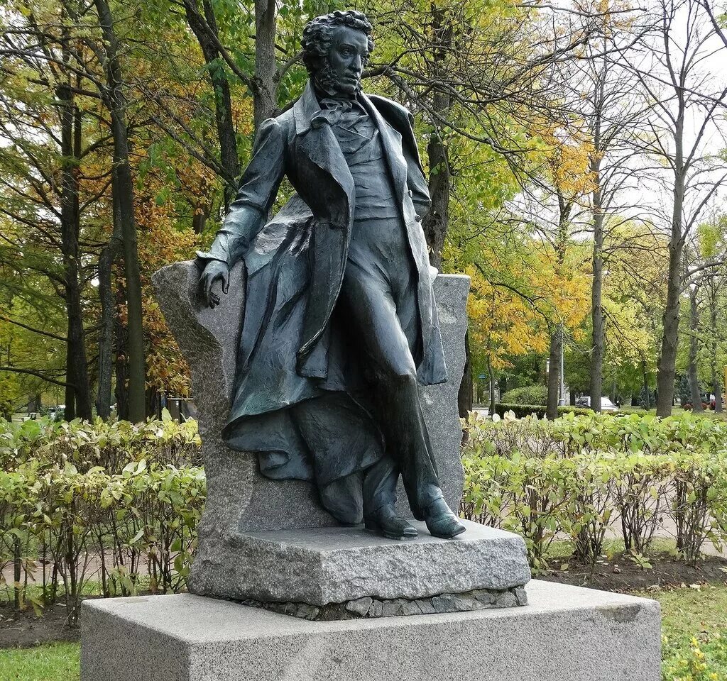 Пушкин был в москве. Памятник пушкина в царском селе. Москва, пушкинская площадь. С. Памятник пушкину на тверском бульваре.