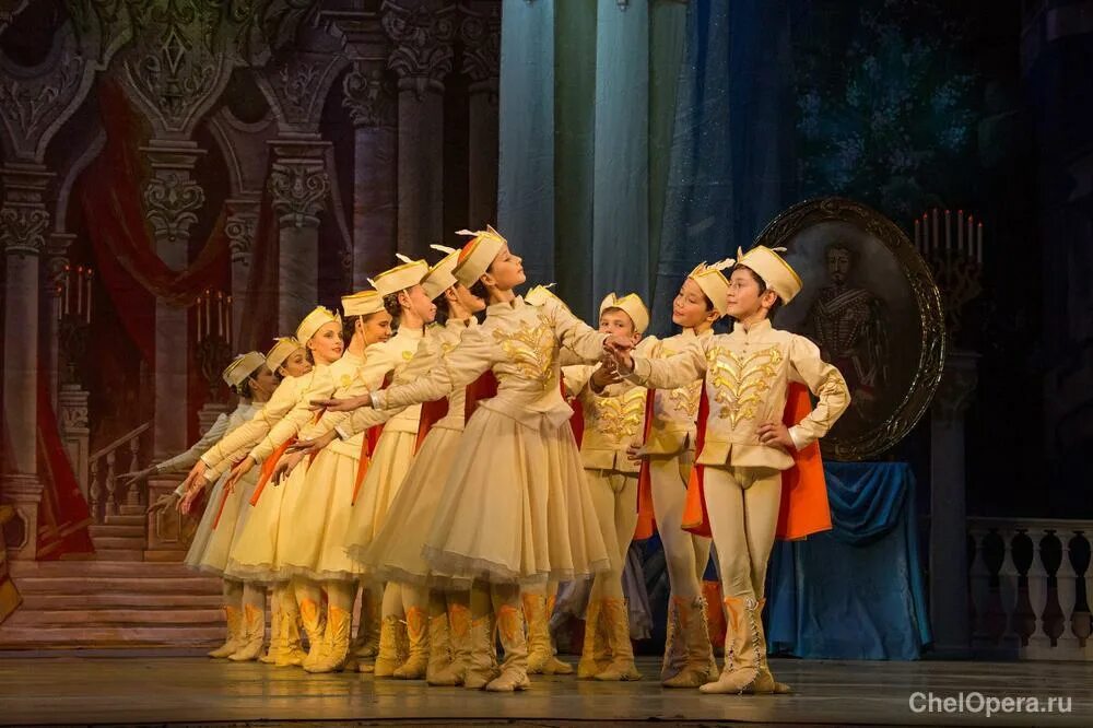 балеты с. минкус баядерка. опера 64. мариус петипа баядерка. театр оперы и балета челябинск сцена.