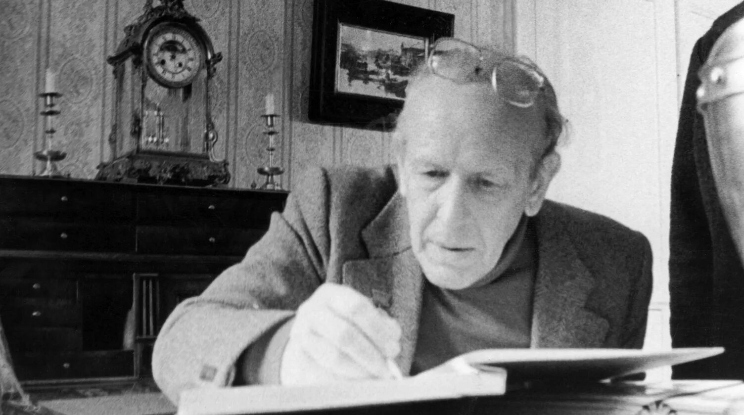 Сыновья алексея толстого. 140 лет алексея николаевича толстого. Сыновья алексея толстого. Алексея николаевича толстого (1883 -1945). Сыновья алексея толстого.