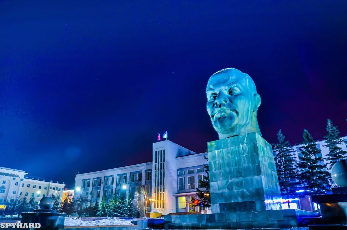 Памятник Ленину (Улан-Удэ). Голова Ленина в Улан-Удэ. Памятник голова Ленина в Улан-Удэ. Голова Ленина в Улан-Удэ зимой.