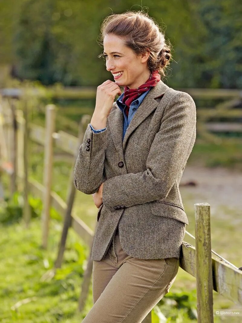 English women 1. Harris Tweed женщины. Твидовый пиджак Harris Tweed. Твидовый Преппи пиджак. Харрис твид жакет женский.