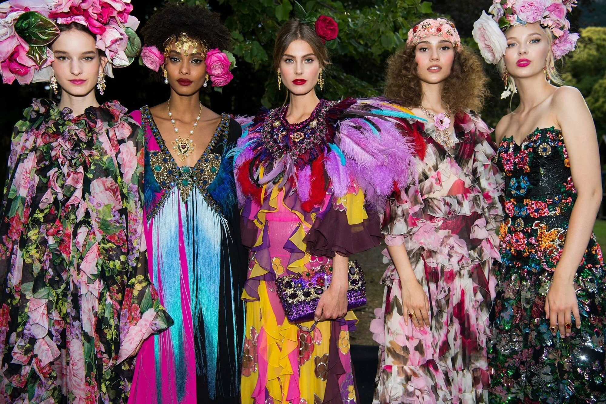 Как выглядит дольче габбана. Дольче Габбана. Коллекция Dolce Gabbana alta Moda. Коллекция Дольче Габбана. Дольче Габбана платья Альта мода.