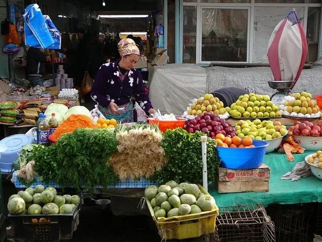 Купить исфара. Рынок в Таджикистане Душанбе. Базар Мехргон в Душанбе. Душанбе рынок Саховат. Корвон рынок в Душанбе.