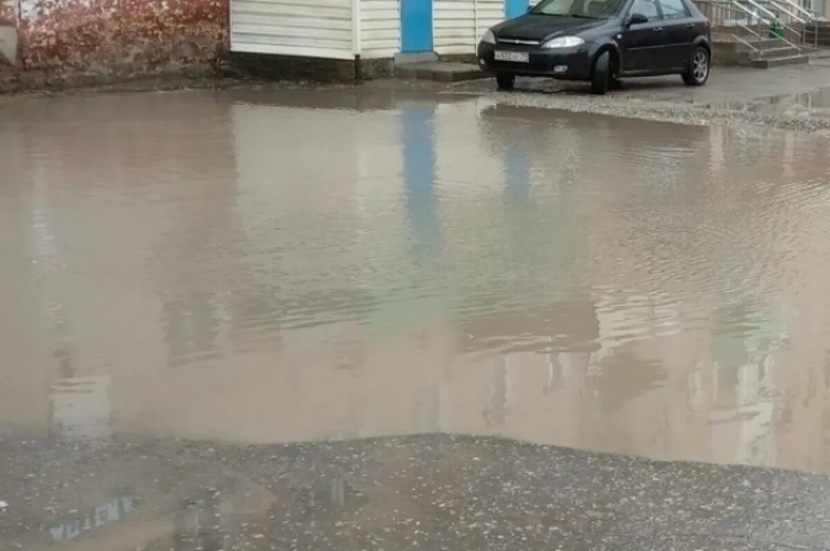 После наводнения. Затопило. Наводнение в Оренбурге. Затопленные улицы.