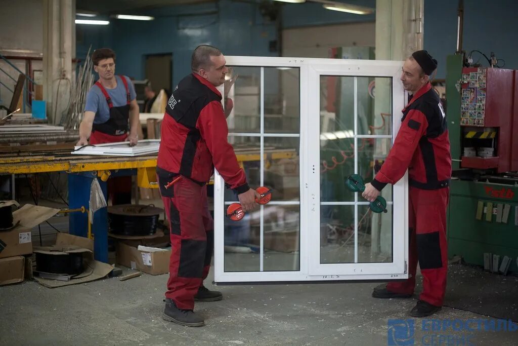 монтажник окон. установленный балконный блок. окна пвх. монтажник пластиковых окон. окна в богородске.