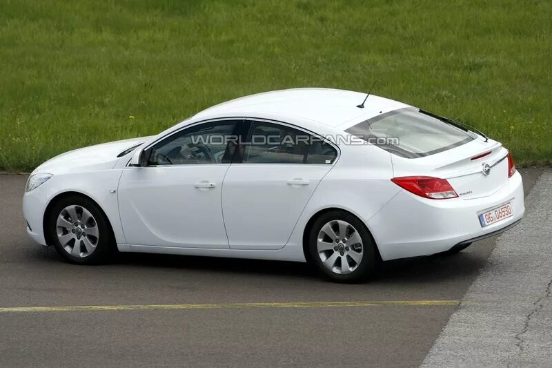Opel hatchback 2020. Опель инсигния экстерьер. Insignia хэтчбек. Opel insignia vauxhall. Opel insignia 2013.