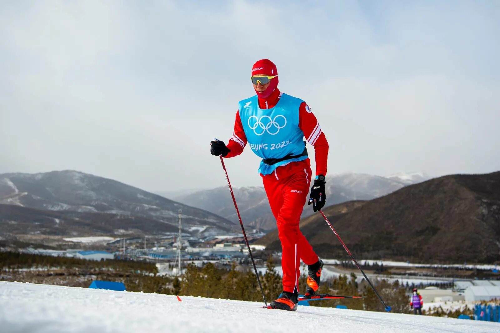 Лыжи скиатлон мужчины россия. Скиатлон лыжные гонки Большунов.