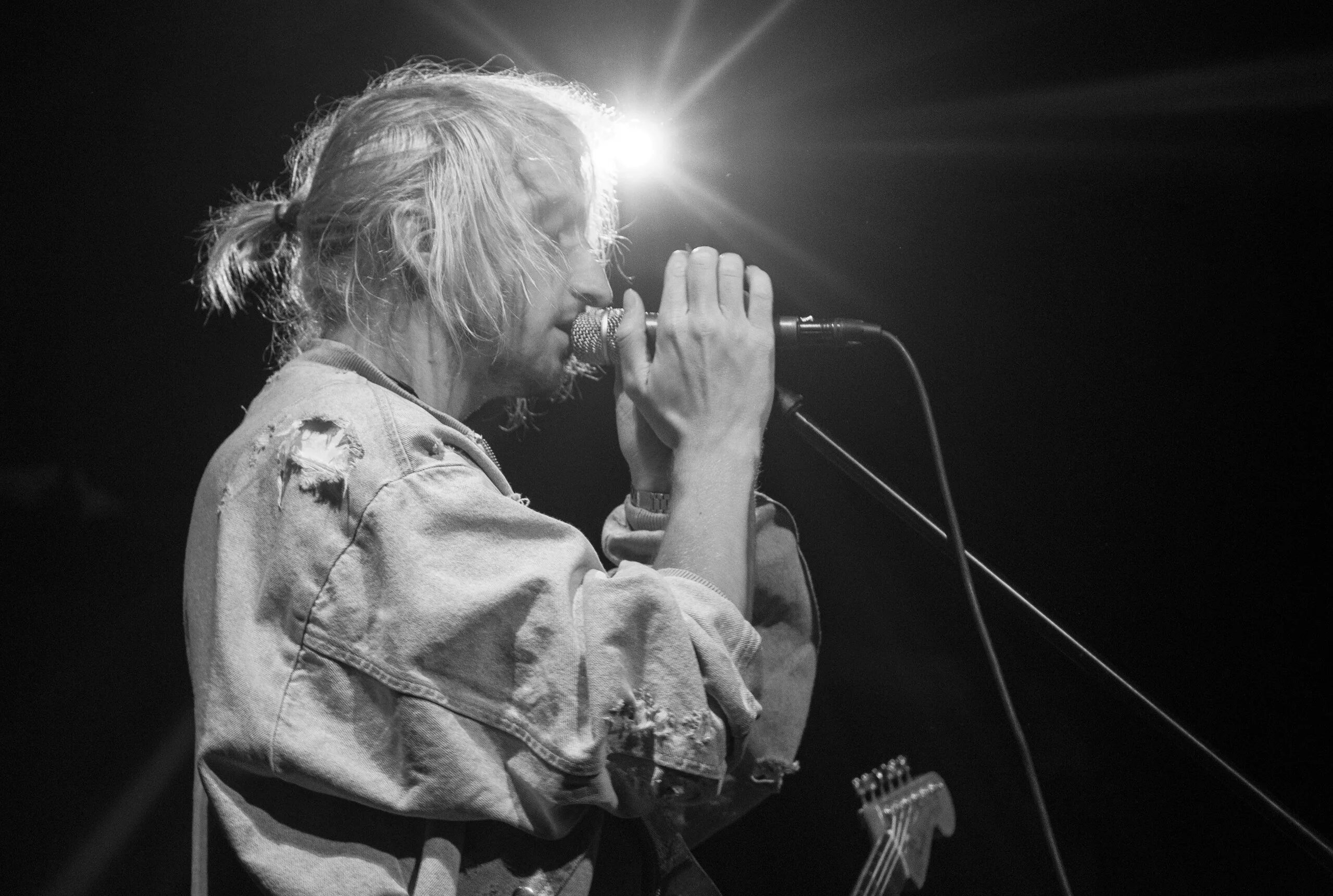 Знаешь почему мимо вселенной. Мимо вселенной. Знаешь почему мимо вселенной. Мимо вселенной женя мильковский. Знаешь почему мимо вселенной.