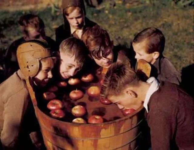 Model bobbing only 1.16 5. Bobbing for apples игра. праздник плавающих яблок. ловля яблок на хэллоуин. традиционные игры на хэллоуин.