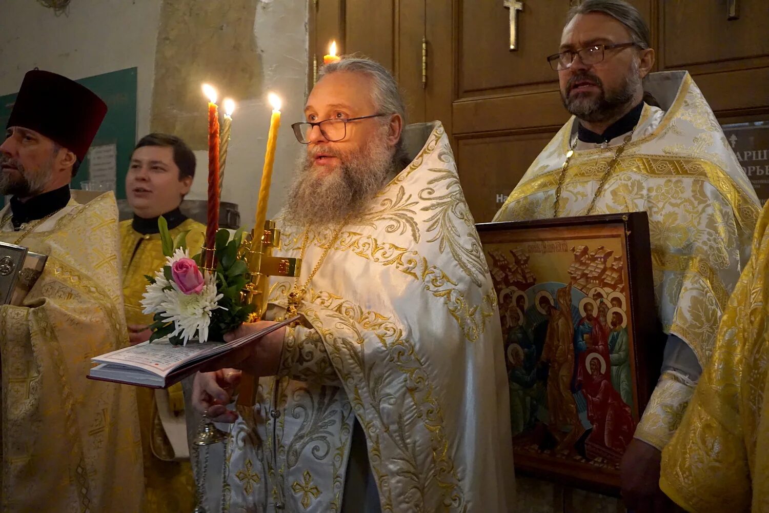 игорь герасимук храм ирины. игорь герасимук храм ирины. волгово. храм великомученицы ирины на бауманской внутри. ирининский храм на бауманской.