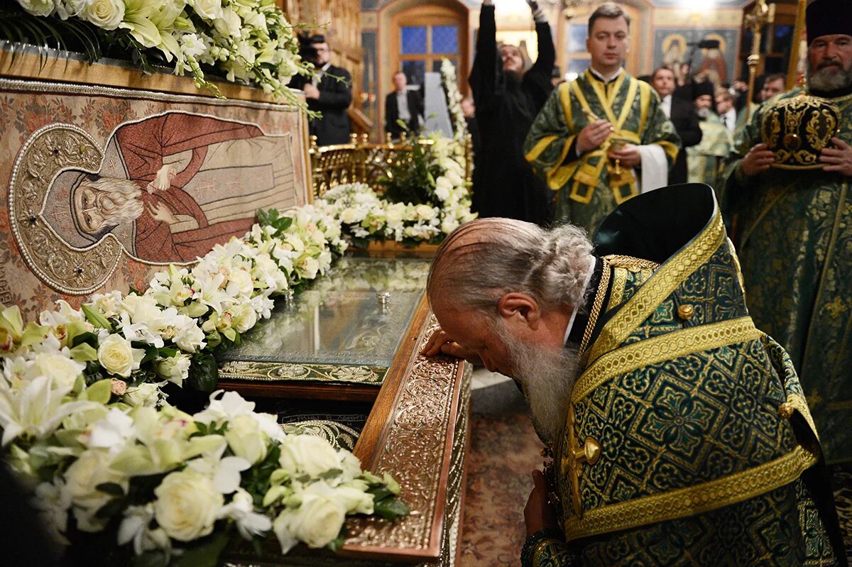 оптина пустынь монастырь мощи амвросия оптинского. обретение мощей преподобного амвросия оптинского. владимирский храм усыпальница оптина пустынь. оптина пустынь владимирский храм мощи. обретение мощей прп.