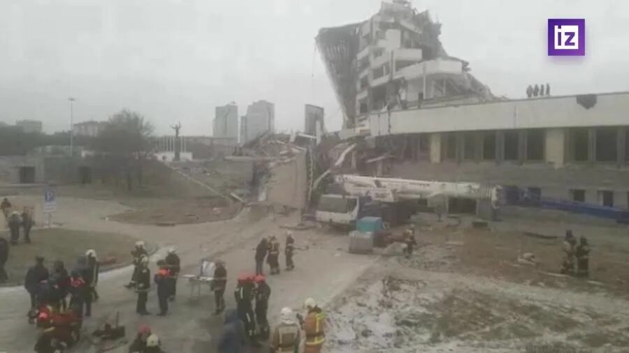 скк петербург обрушение. скк петербургский снесли. обрушение скк в санкт петербурге. скк питер рухнула крыша. скк петербург обрушение.