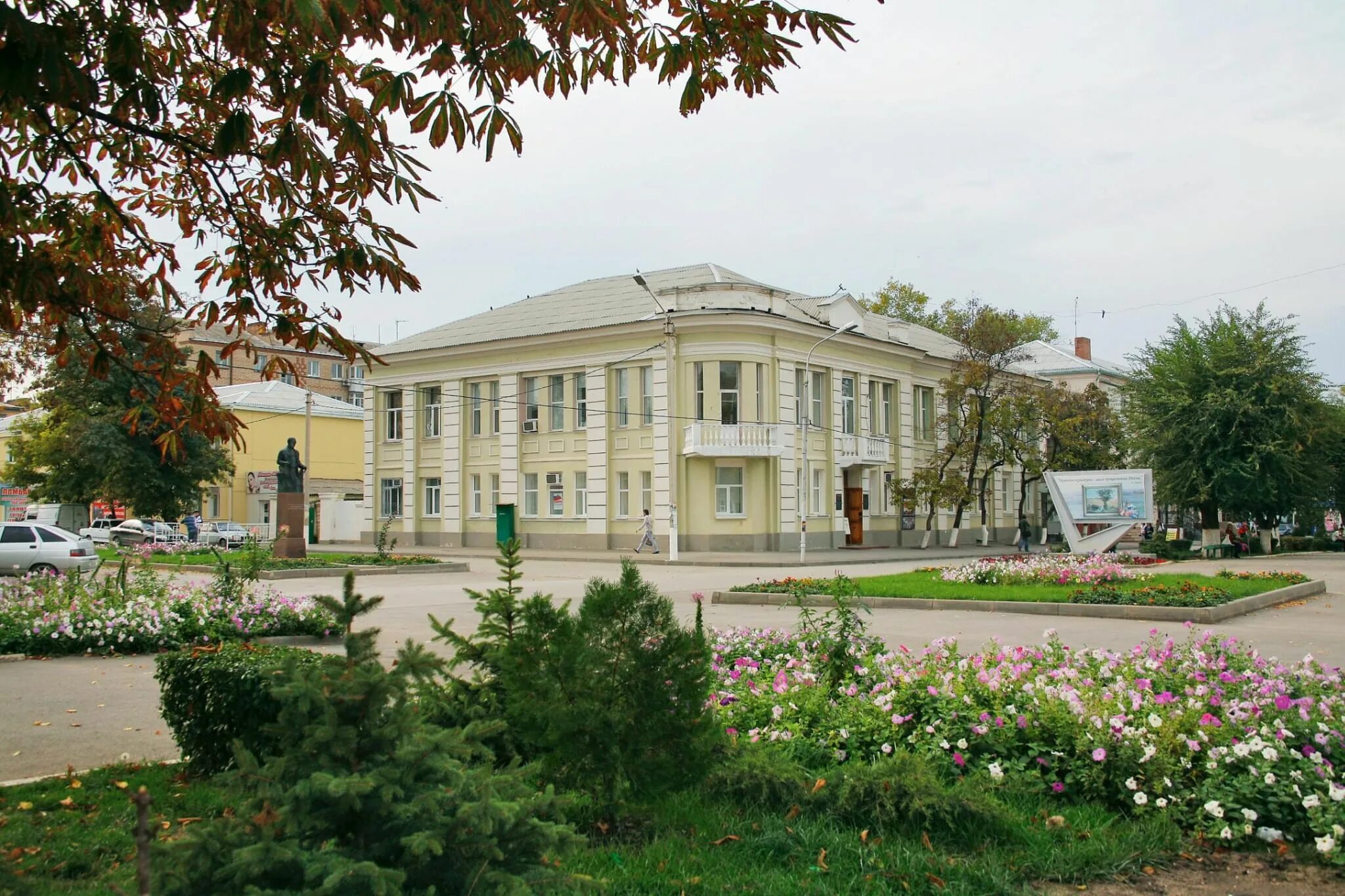 Включи сальск. Сальский музей имени народного художника в.к Нечитайло. Сальский музей Нечитайло. Сальский музей имени народного художника в. к. Нечитайло выставка. Музей имени Нечитайло выставки Сальск.