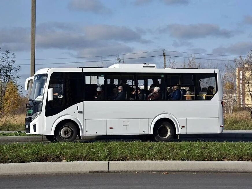 Автобус нижнекамск купить. 10 Автобус Нижнекамск. Автобус на 19 апреля. Маршрут 5 автобуса Нижнекамск. Маршрутка 19.