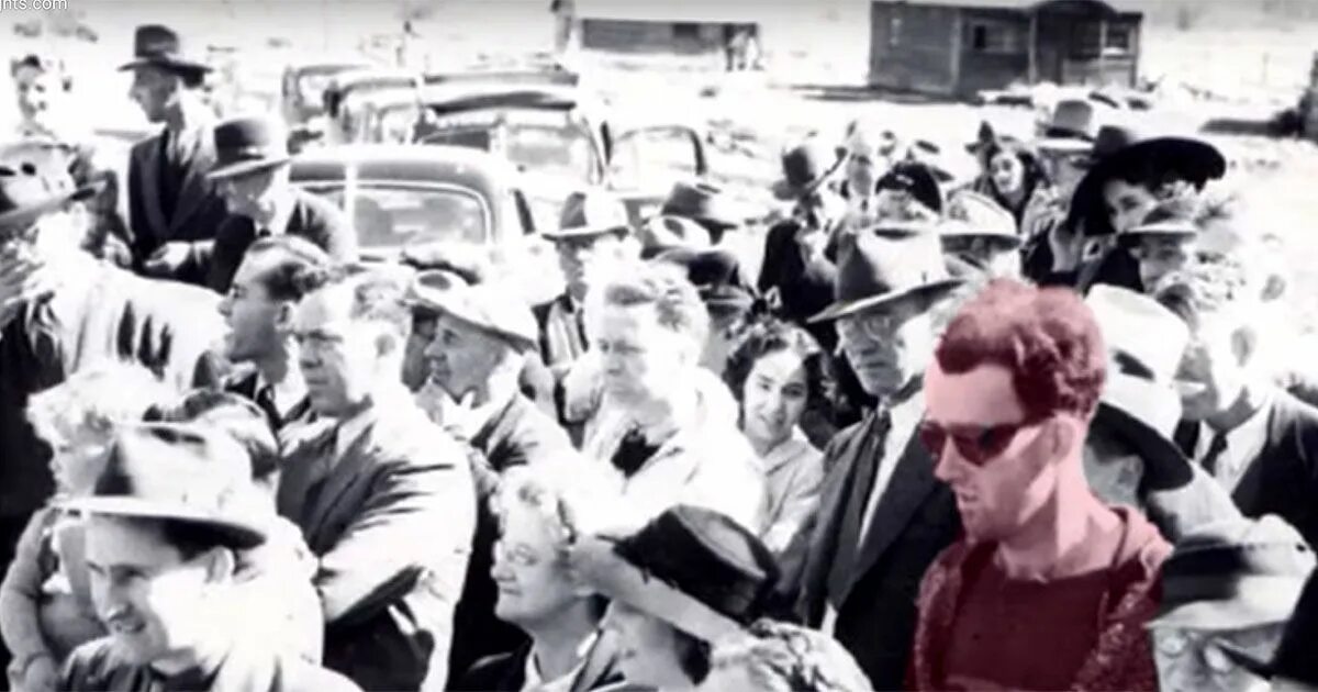 Путешественник воовремени. Кассель путешественник во времени. Снимок 1943 путешественник во времени. Джон тайтор путешественник во времени фото. Известные люди из новосибирска.