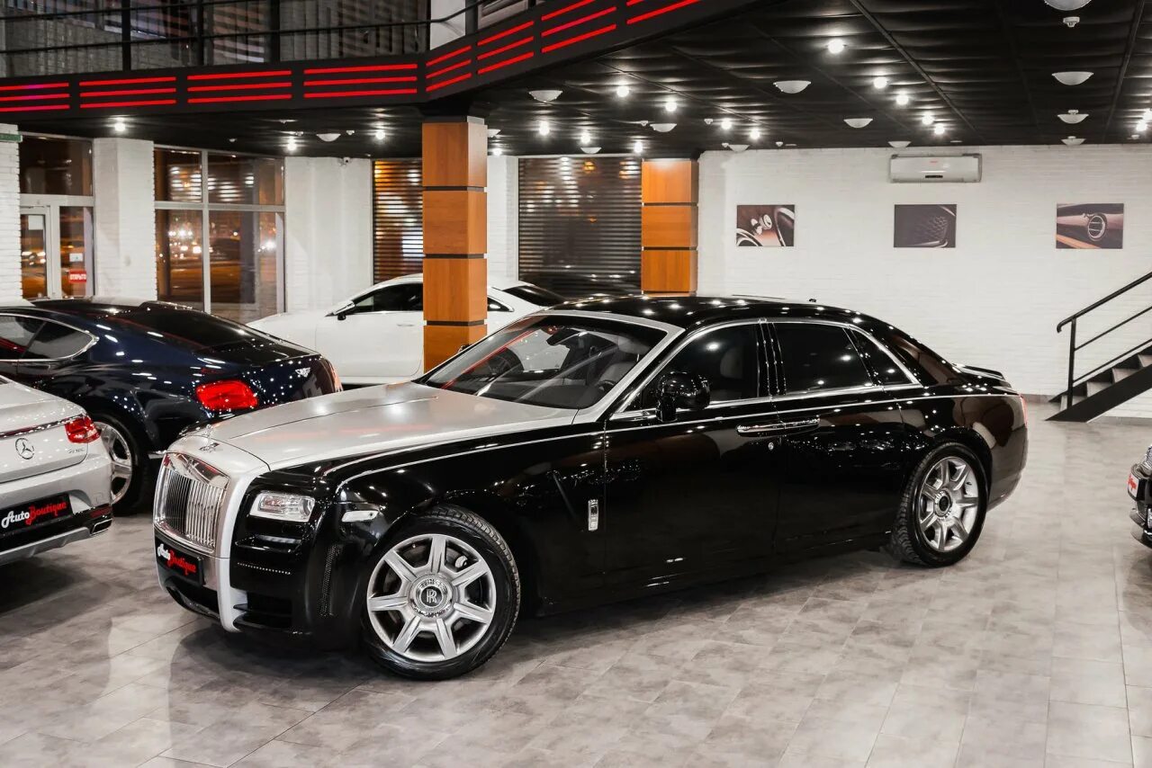 Роллс ройс м777мм77. М777мм77 исмаилов. Макси роллс елабуга. Красный роллс ройс. Роллс ройс а4.