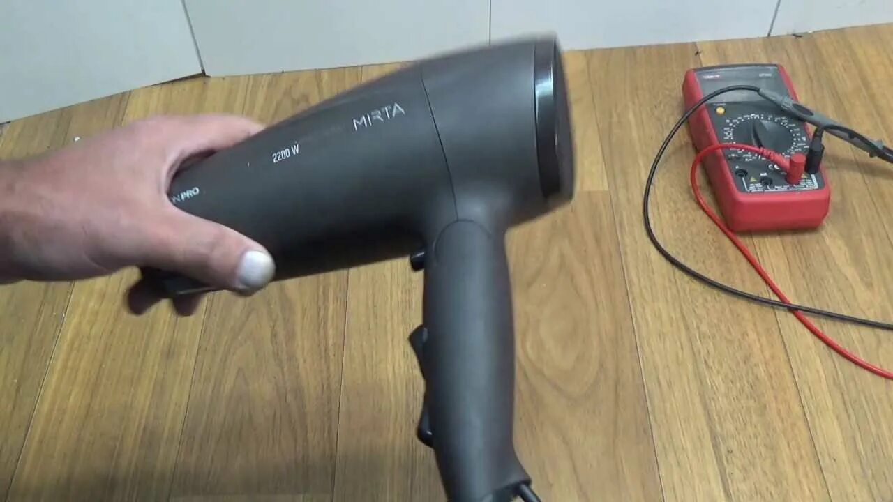 Фен не работает причины. Разобрать фен витек 2200w. фен maxima mf-165. фен бош 2200w. разобрать фен vitek.