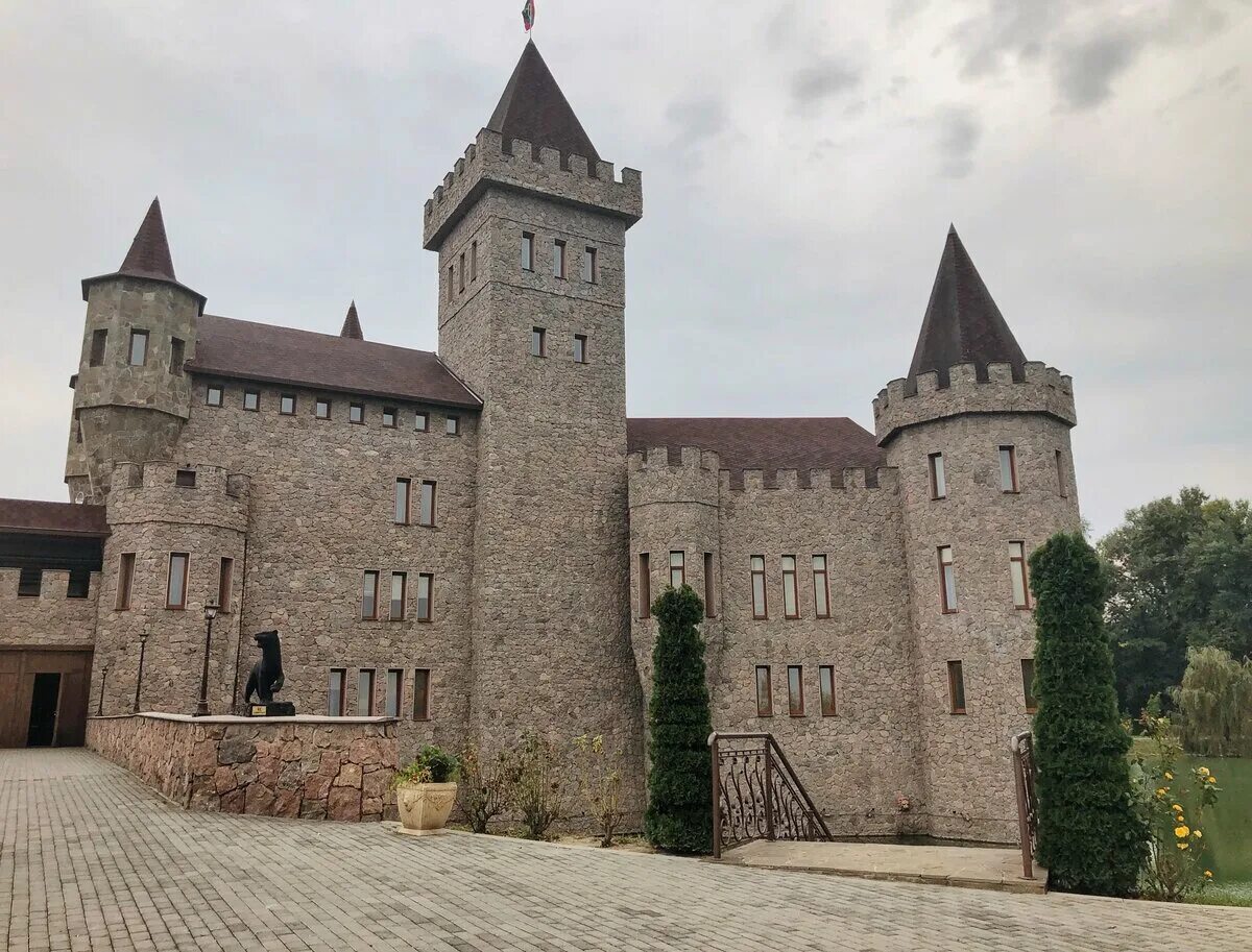 Pin on CASTLES AND MANOR HOUSES