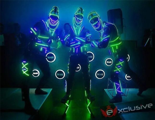 Световое шоу в иваново. Люстра шарики и цветные кругляшки. Инсигма шоу краснодар. Группа светящиеся. Костюмы для светового шоу.