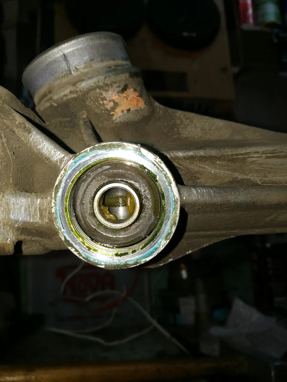 Рулевая тяга рав 4. Ремонт рулевой рейки передней подвески рав 4 2011 года. Ремкомплект рулевой рейки рав 4 3. Подтяжка рулевой рейки тойота рав 4. Рав 4 94 год подтяжка рулевой рейки.