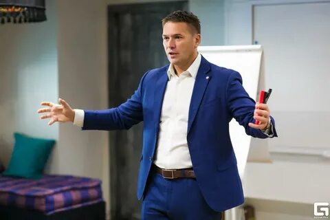 20 бизнесменов