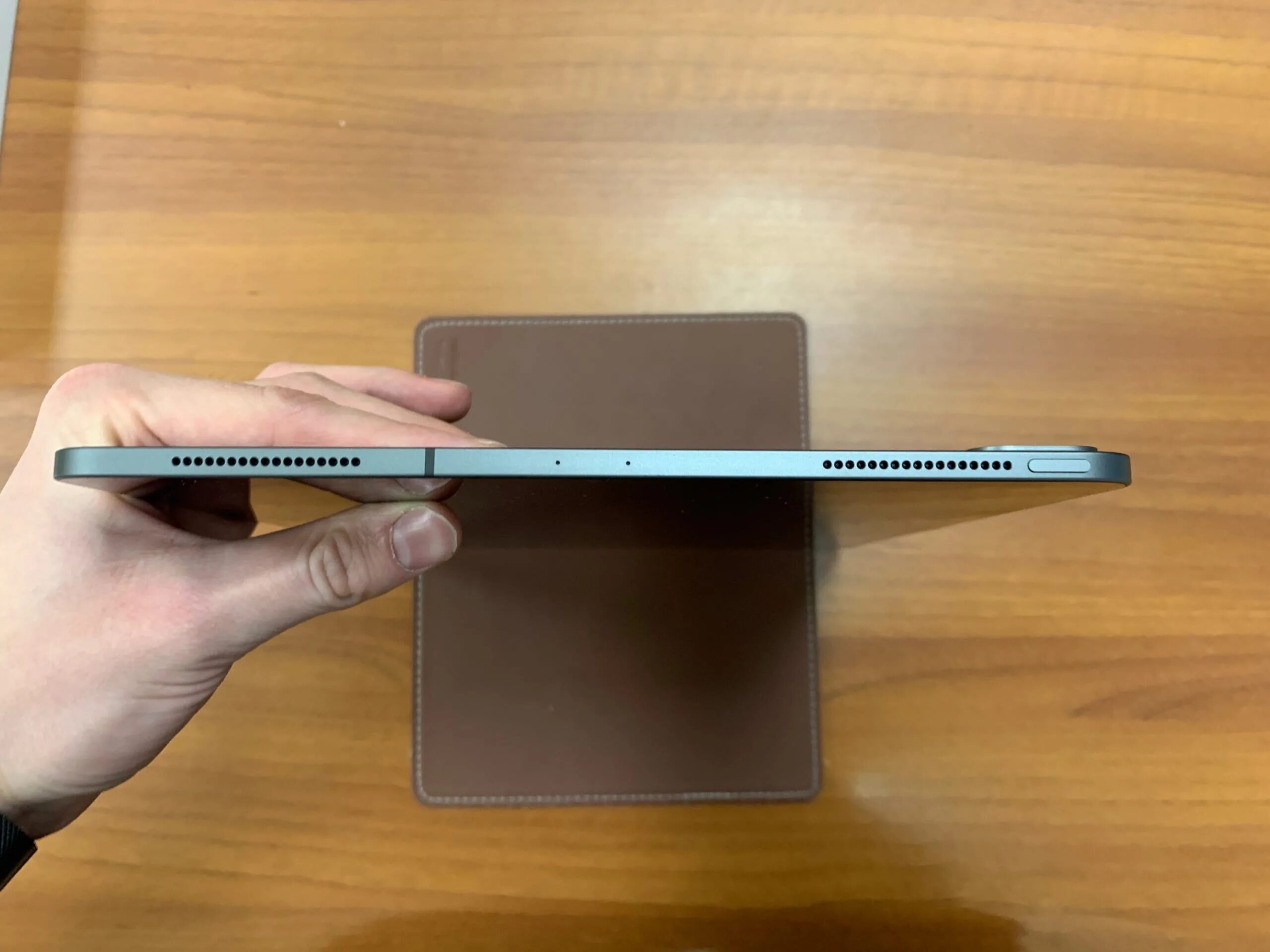 Honor pad 9 wi fi 256gb. IPAD Pro 2020 Case Space Grey. IPAD Pro 12.9 серый космос с Фолио. IPAD Pro 12.9 серый космос с чехлом книжкой. 10.9" Планшет Apple IPAD Air (5th Gen) Wi-Fi 256 ГБ синий.