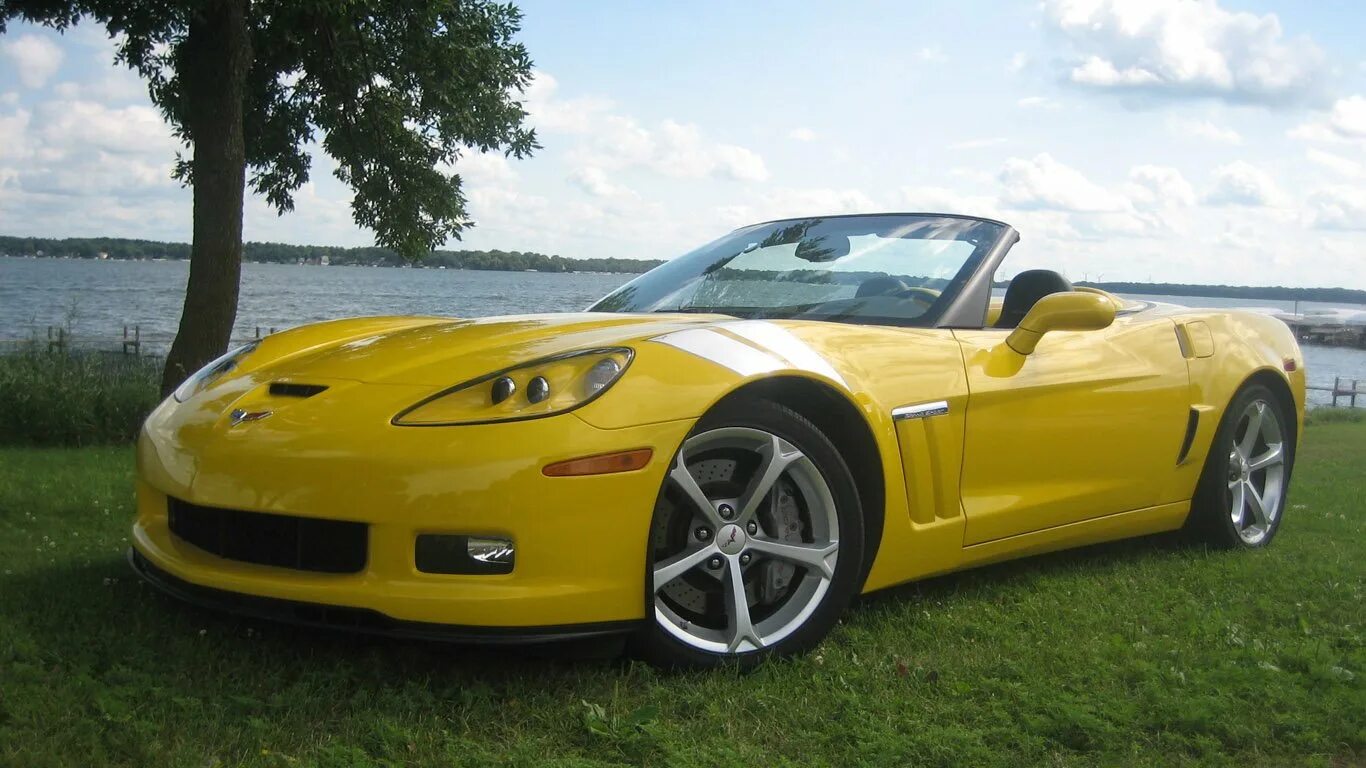 Какая машина у мажора в 1. Chevrolet Corvette 2010. Chevrolet Corvette c6 2010. Chevrolet Corvette c6 Grand Sport 2010. Chevrolet Corvette c6 желтый.