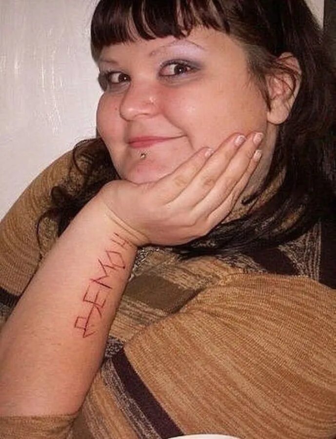 веселые выпускницы. страшная одноклассница. для одноклассницы прикольные. смешные люди из социальных сетей. страшные одноклассницы.