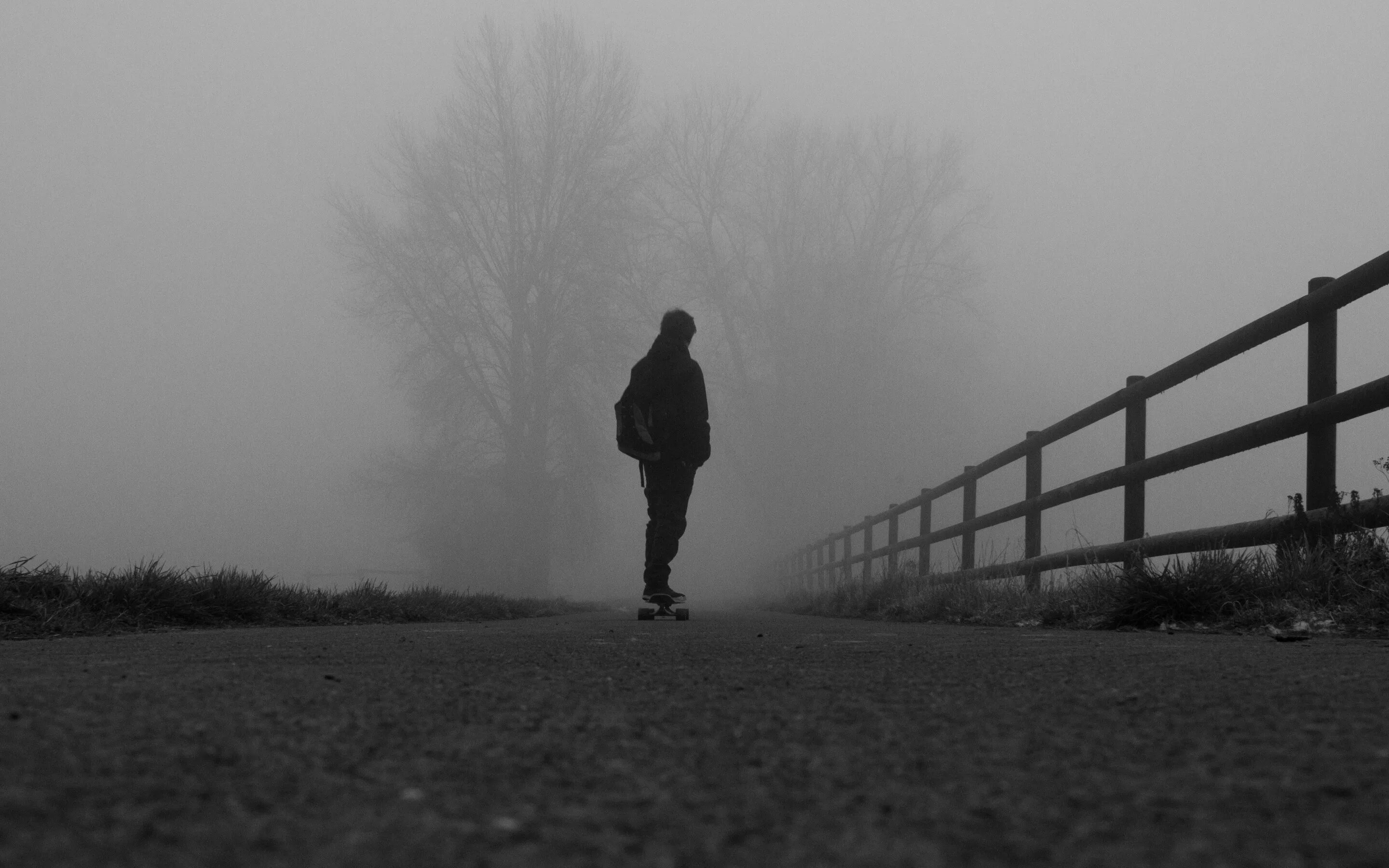 Человек в тумане. Парень в тумане. Человек уходящий в туман. Читать бег в никуда