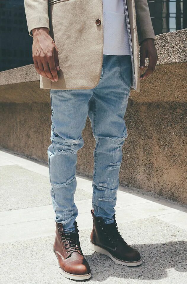 Ботинки под джинсы мужские. Мужские ботинки с узкими джинсами. Timberland 6 inch premium boot мужские с джинсами. Какие джинсы носить с ботинками мужчине. Джинсы с высокими ботинками мужские.