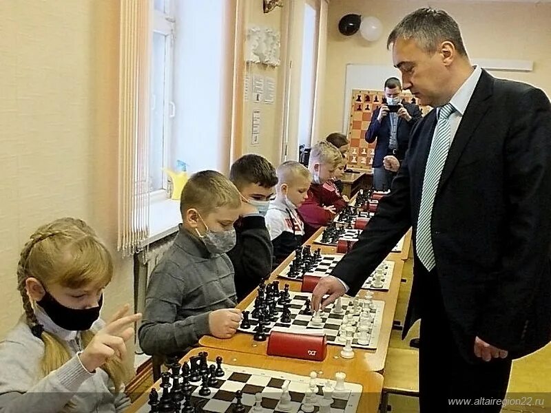 Директор детско юношеского центра. Краевой шахматный клуб Барнаул.