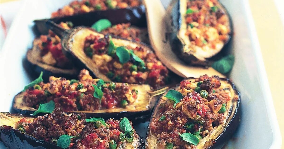 Баклажан болоньезе сыроварня фото Rigatone с соусом Bolognese баклажана Стоковое Изображение изображение насчиты