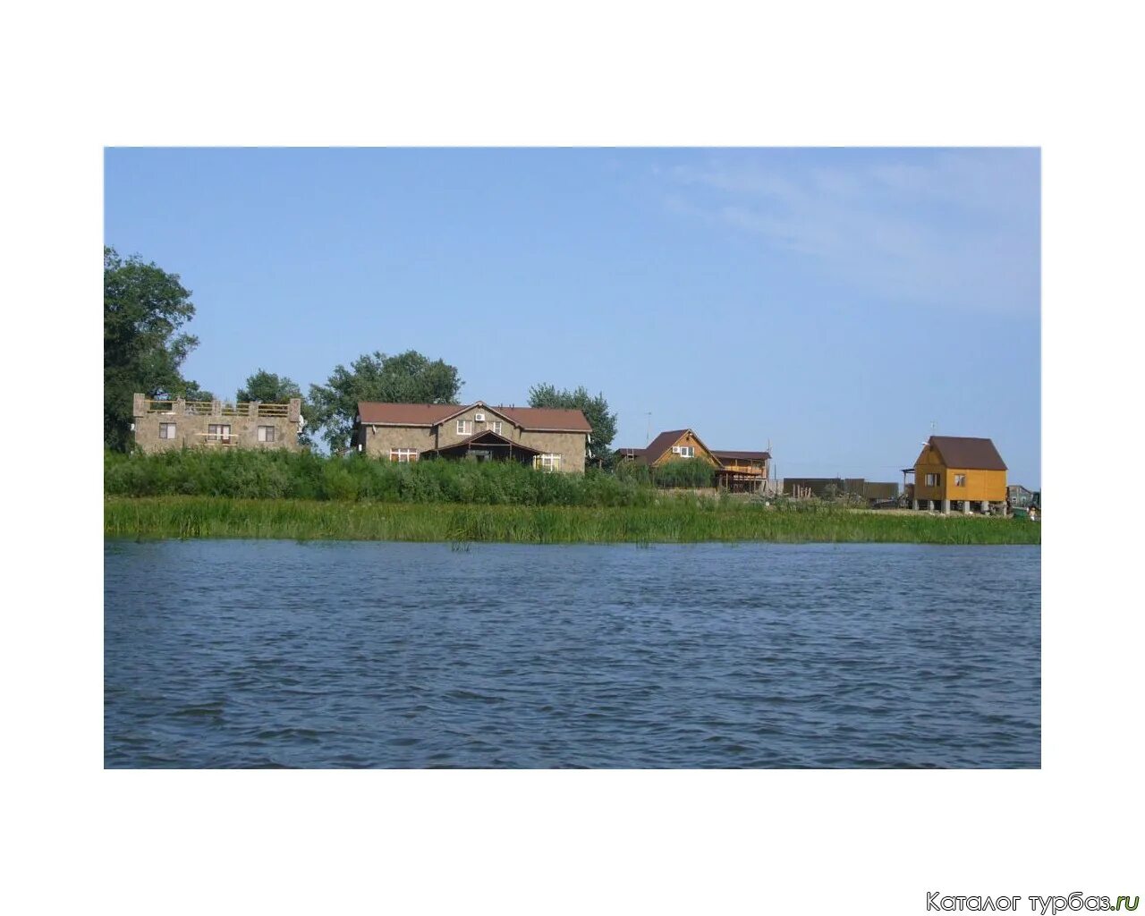 Село зеленга астраханская область. Астрахань дебаркадер рыбалка. Село зеленга астраханская область. Село зеленга. Река бушма астраханская.