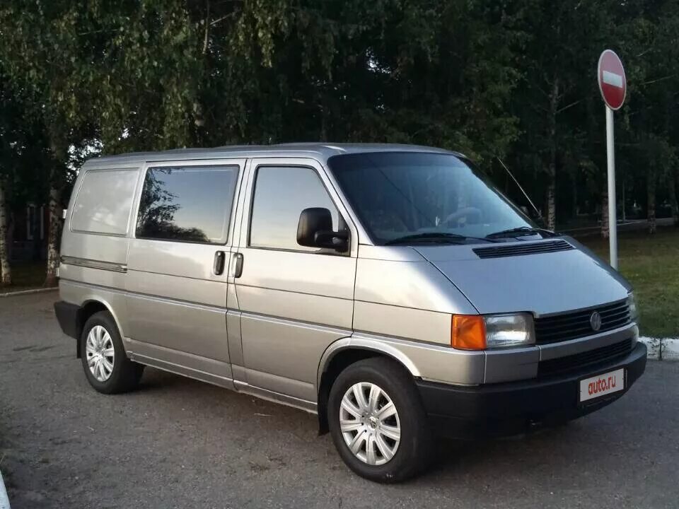 Серебристый Volkswagen Transporter t4. Volkswagen Transporter т4 2004 года. Фольксваген т4 1992. Фольксваген Транспортер 1992 года. Авито куплю фольксваген т5 бу