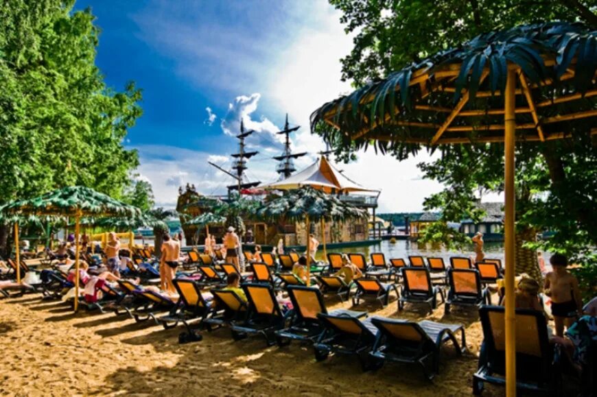 Развлекательный комплекс малибу пироговское водохранилище. Малибу москва. Пляжный комплекс «малибу», мытищи. Пляж пирогово мытищи малибу. Развлекательный комплекс малибу пироговское водохранилище.