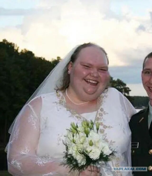 Свадьба некрасивых. Неудачные свадебные прически. Уродливые невесты. Жених и толстая невеста. Не красивый жених и невеста.