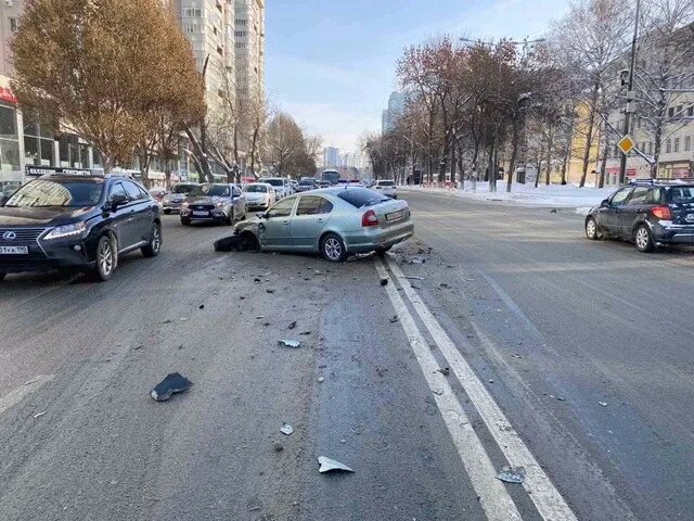 Авария на ново садовой. Самара авария Ново Садовая. ДТП Самара Ново Садовая Потапова. ДТП на Ново садовой в Самаре сегодня.