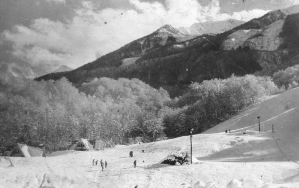 Красная поляна раньше. Красная поляна 1960. Красная поляна 1980. Красная поляна сочи 2007. Красная поляна раньше.