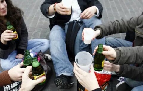 В алкогольном опьянении в общественном месте